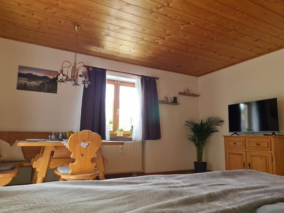 Ruhige Ferienwohnung In Bad Toelz Exterior photo